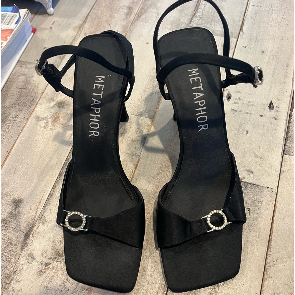 Pretty black dress shoes
